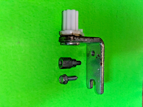 Cerniera porta inferiore